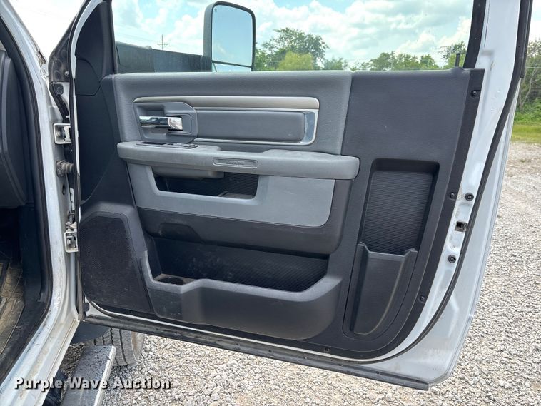 image for item FC1902 2017 RAM 5500 utility / service truck
