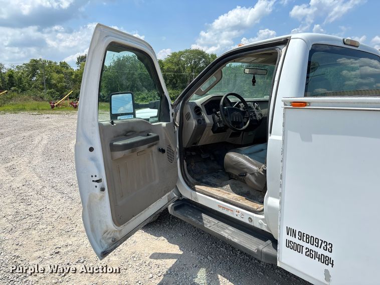 image for item FC1904 2009 Ford F450 Super Duty utility / service truck