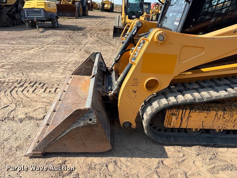 image for item FC2506 2021 Mustang by manitou 3200VT tracked skid steer loader