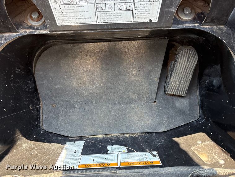 image for item FC2506 2021 Mustang by manitou 3200VT tracked skid steer loader