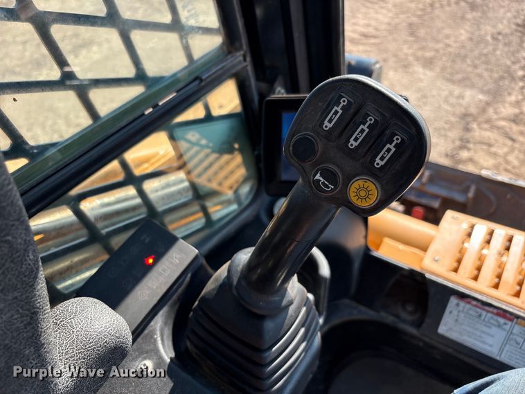 image for item FC2506 2021 Mustang by manitou 3200VT tracked skid steer loader