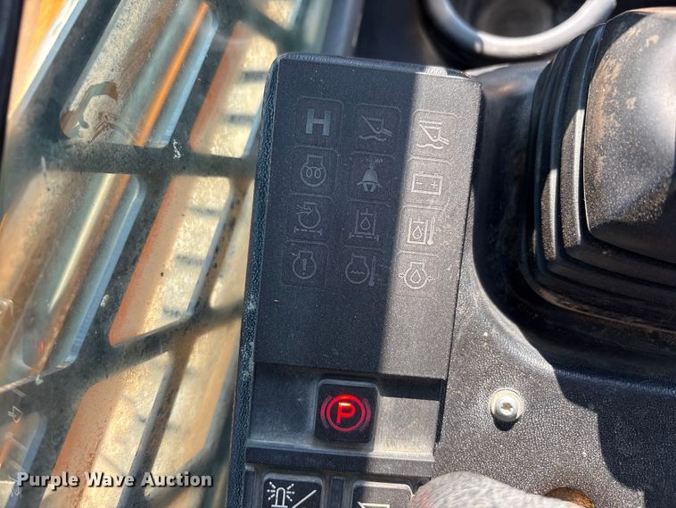 image for item FC2506 2021 Mustang by manitou 3200VT tracked skid steer loader