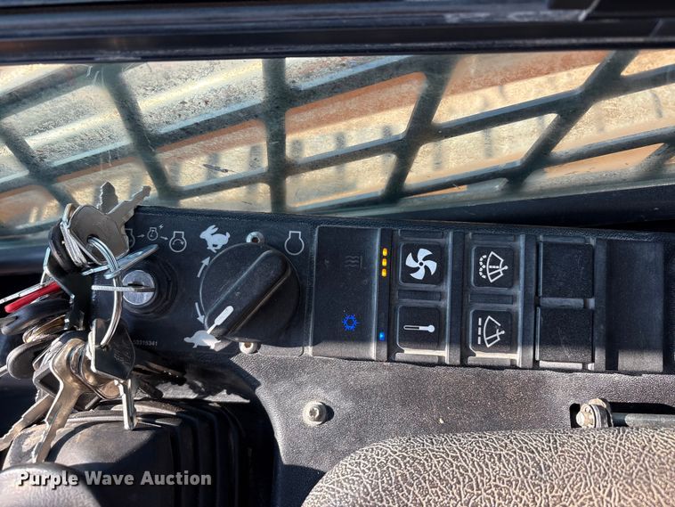 image for item FC2506 2021 Mustang by manitou 3200VT tracked skid steer loader
