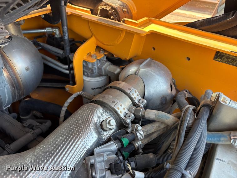 image for item FC2506 2021 Mustang by manitou 3200VT tracked skid steer loader
