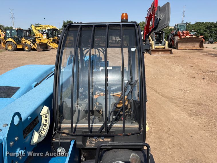 image for item FC2508 2017 Genie GTH-2506 telehandler