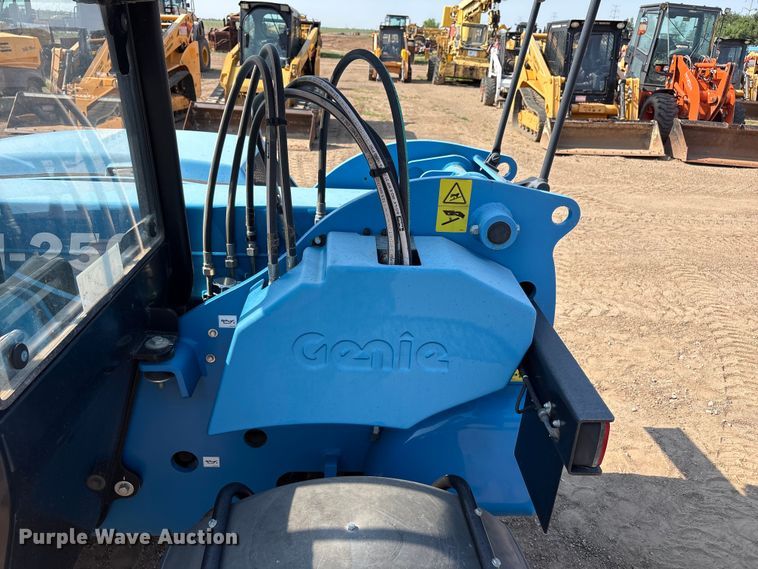 image for item FC2508 2017 Genie GTH-2506 telehandler