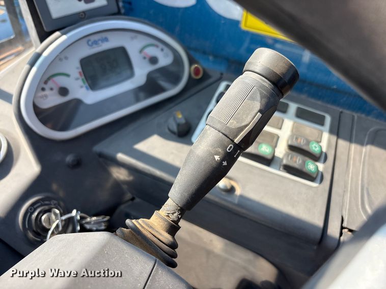 image for item FC2508 2017 Genie GTH-2506 telehandler