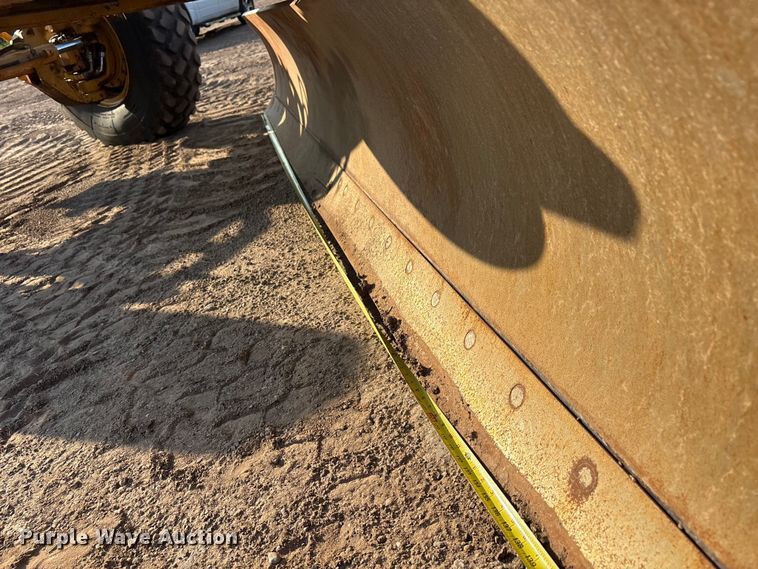 image for item FC2509 2013 Caterpillar 140M2 AWD motor grader