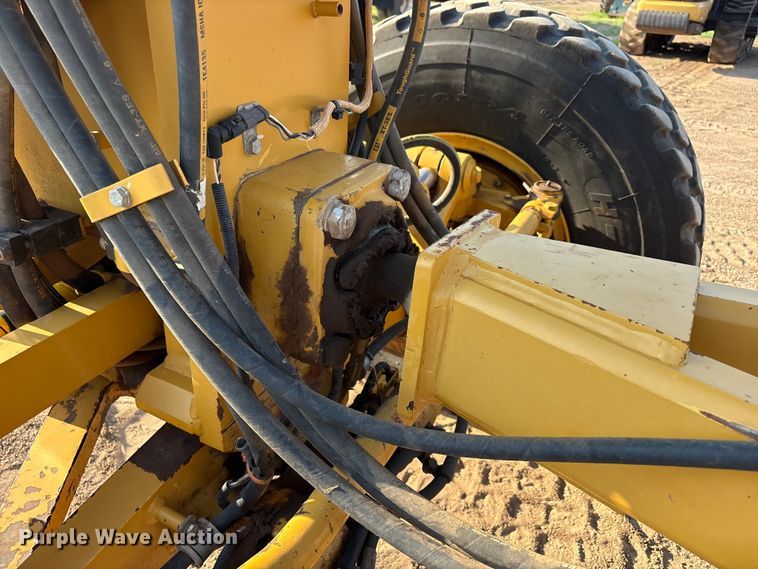 image for item FC2509 2013 Caterpillar 140M2 AWD motor grader