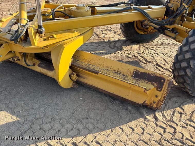 image for item FC2509 2013 Caterpillar 140M2 AWD motor grader