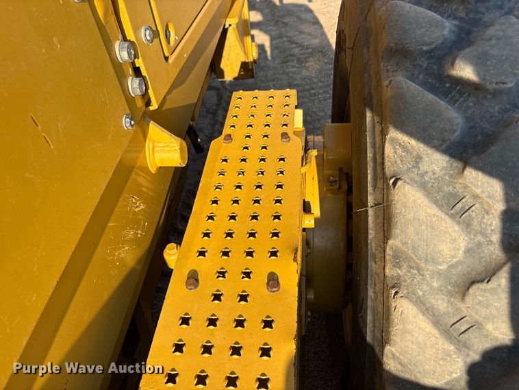image for item FC2509 2013 Caterpillar 140M2 AWD motor grader