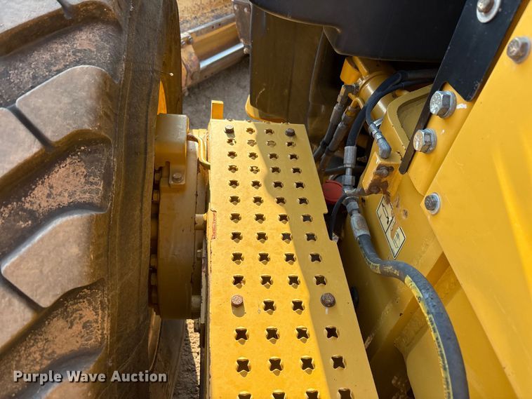 image for item FC2509 2013 Caterpillar 140M2 AWD motor grader
