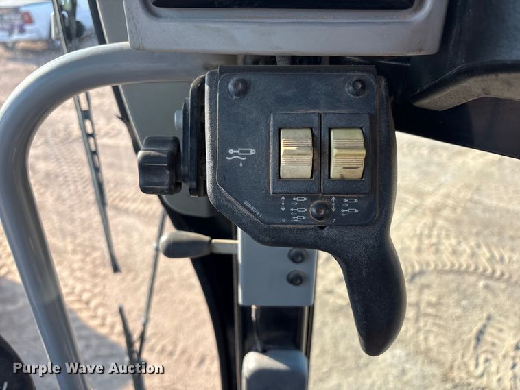 image for item FC2509 2013 Caterpillar 140M2 AWD motor grader