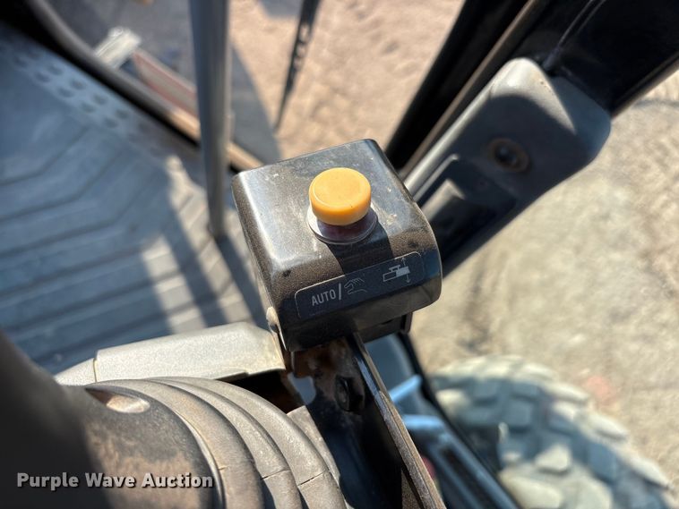 image for item FC2509 2013 Caterpillar 140M2 AWD motor grader