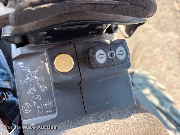 image for item FC2509 2013 Caterpillar 140M2 AWD motor grader