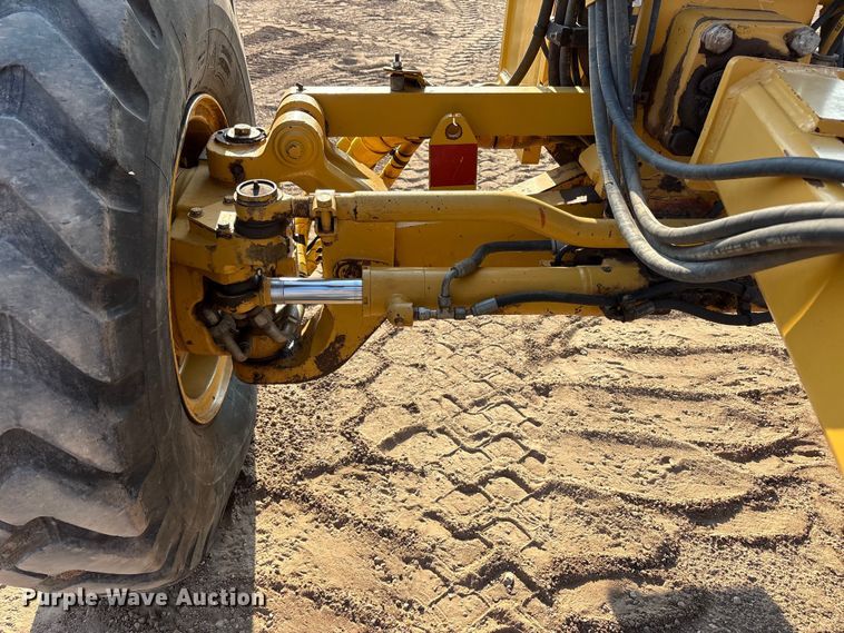 image for item FC2509 2013 Caterpillar 140M2 AWD motor grader