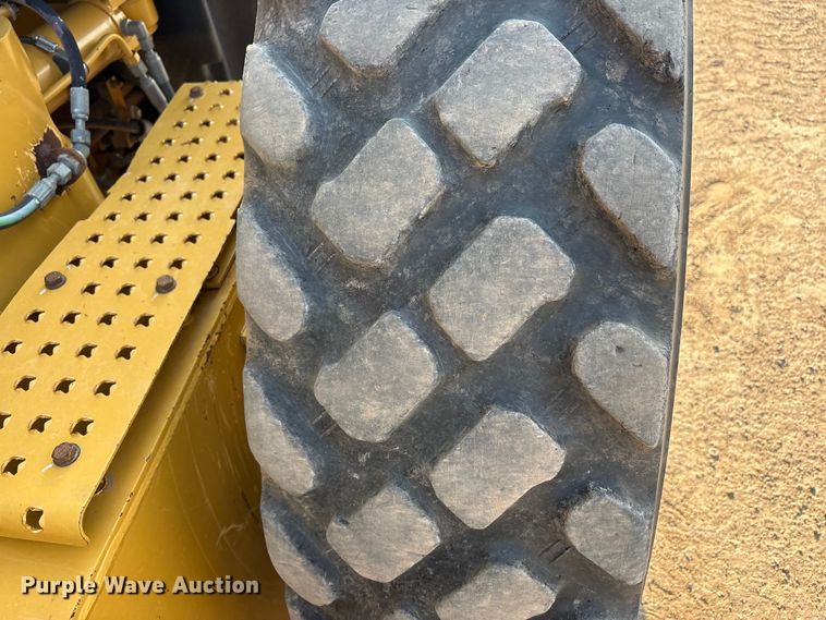 image for item FC2509 2013 Caterpillar 140M2 AWD motor grader