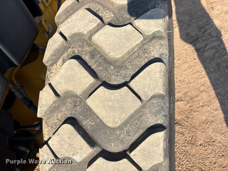 image for item FC2509 2013 Caterpillar 140M2 AWD motor grader
