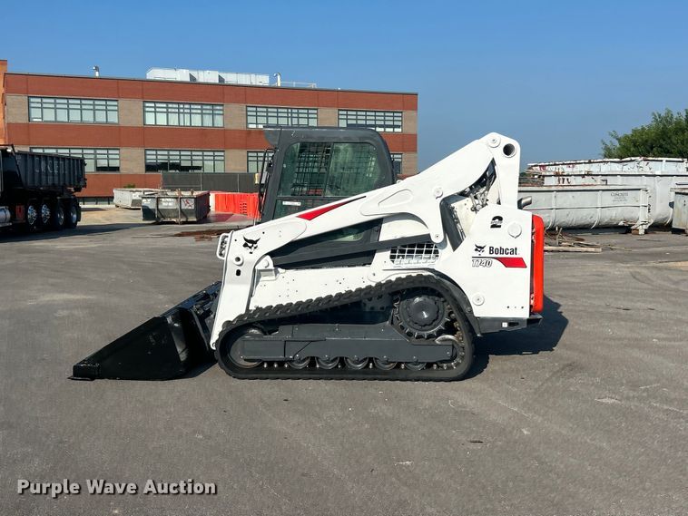 image for item FC2879 2019 Bobcat T740 tracked skid steer loader