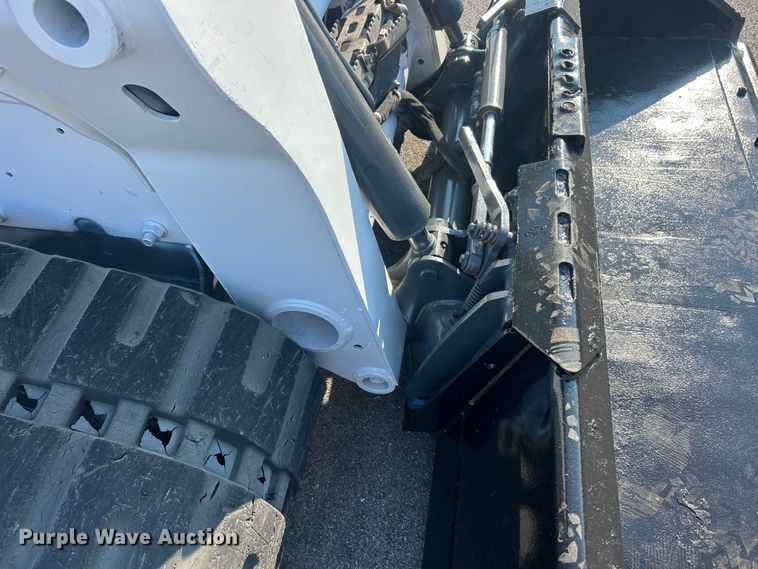 image for item FC2879 2019 Bobcat T740 tracked skid steer loader