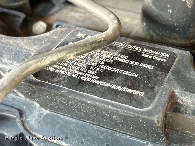 image for item FC2879 2019 Bobcat T740 tracked skid steer loader