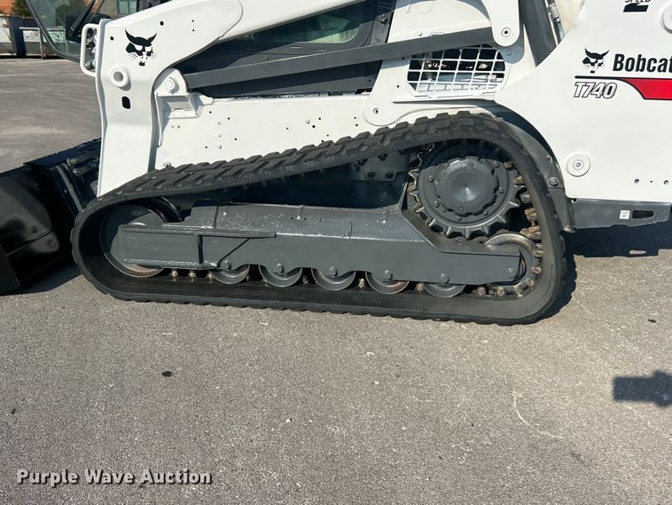 image for item FC2879 2019 Bobcat T740 tracked skid steer loader