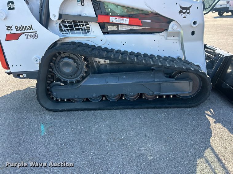 image for item FC2879 2019 Bobcat T740 tracked skid steer loader
