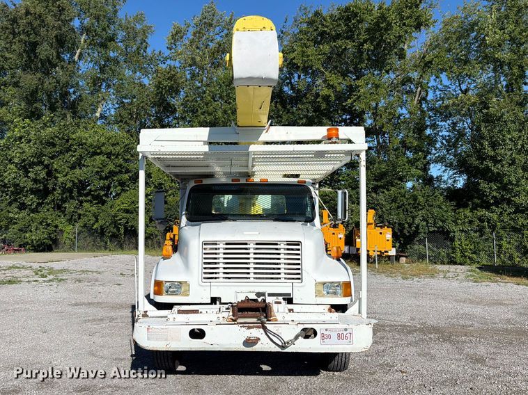image for item FC3246 1995 International 4700 bucket truck