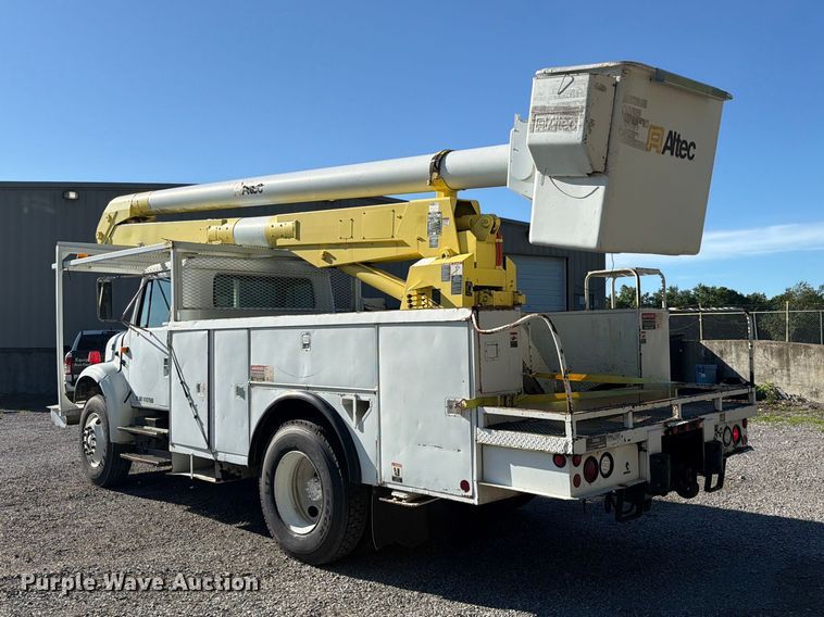 image for item FC3246 1995 International 4700 bucket truck