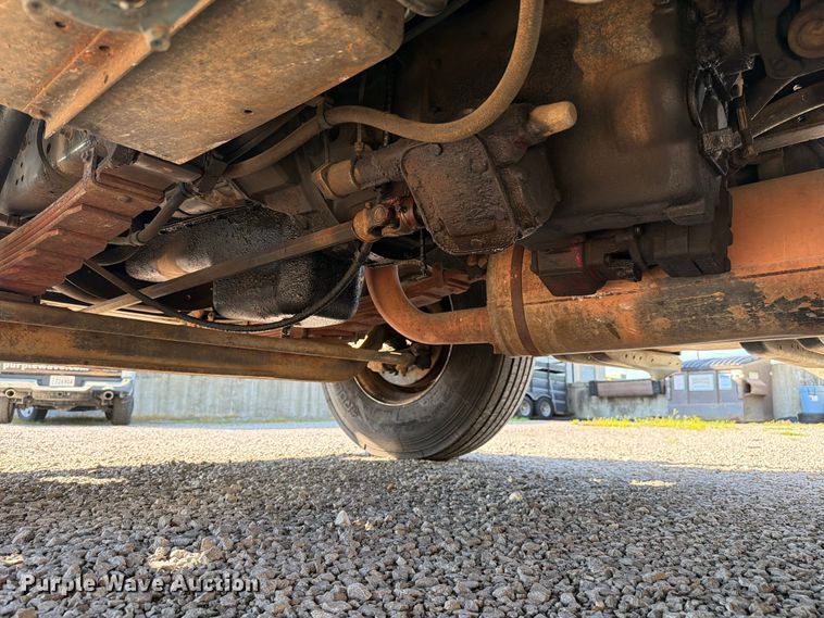 image for item FC3246 1995 International 4700 bucket truck