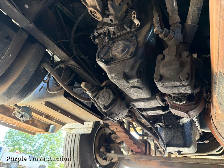 image for item FC3246 1995 International 4700 bucket truck