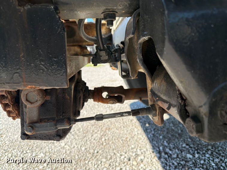 image for item FC3246 1995 International 4700 bucket truck