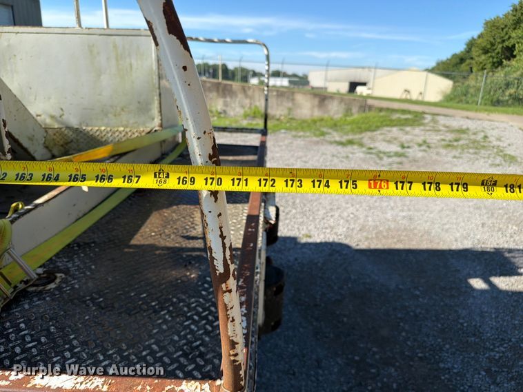 image for item FC3246 1995 International 4700 bucket truck