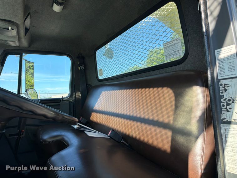 image for item FC3246 1995 International 4700 bucket truck