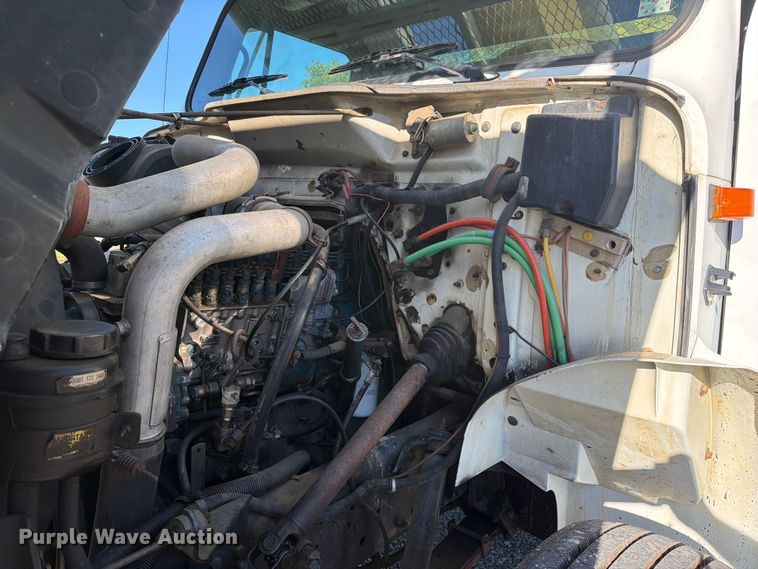 image for item FC3246 1995 International 4700 bucket truck