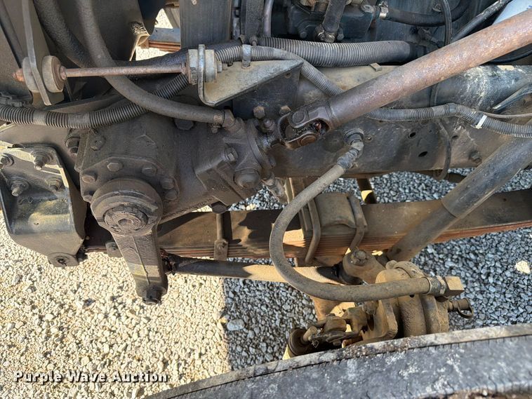 image for item FC3246 1995 International 4700 bucket truck