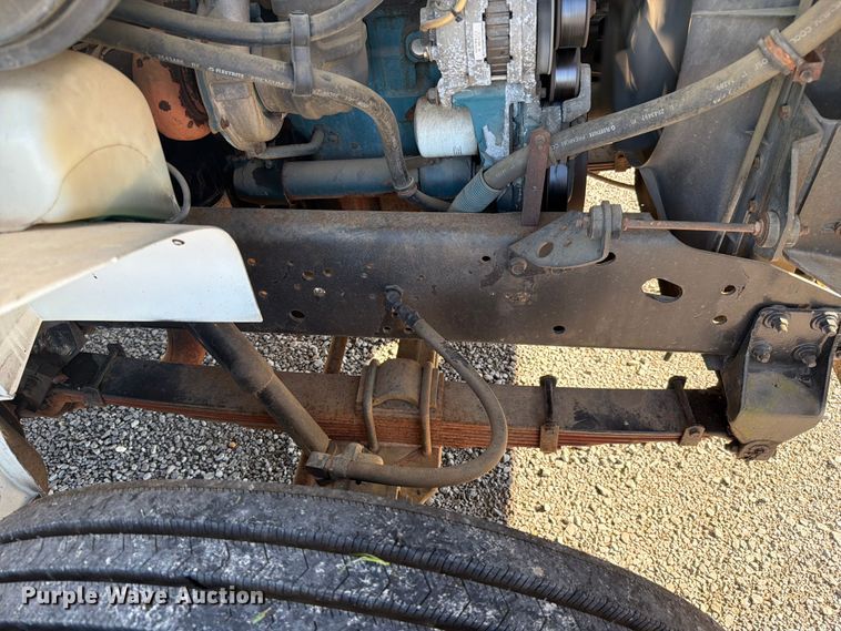 image for item FC3246 1995 International 4700 bucket truck