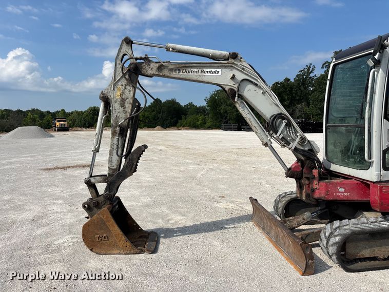 image for item FG0527 2012 Takeuchi TB138FR mini excavator