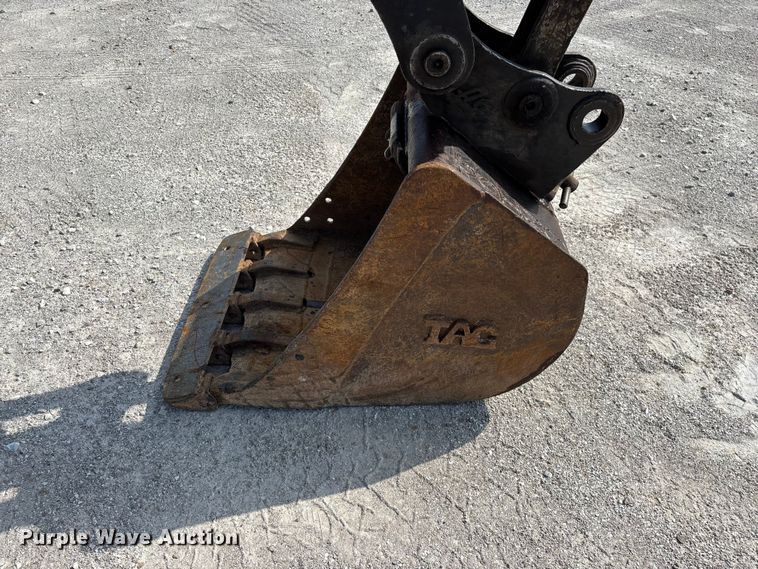 image for item FG0527 2012 Takeuchi TB138FR mini excavator