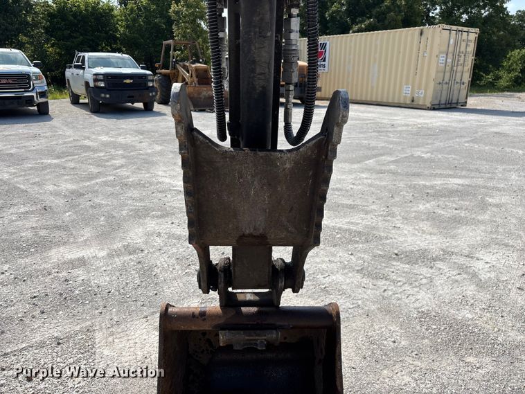 image for item FG0527 2012 Takeuchi TB138FR mini excavator