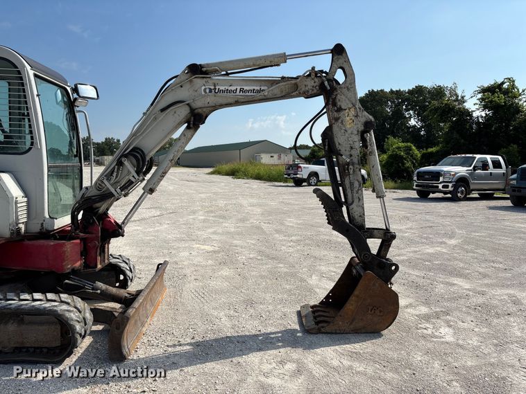 image for item FG0527 2012 Takeuchi TB138FR mini excavator