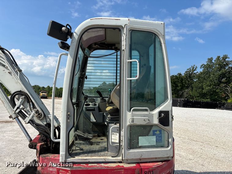 image for item FG0527 2012 Takeuchi TB138FR mini excavator