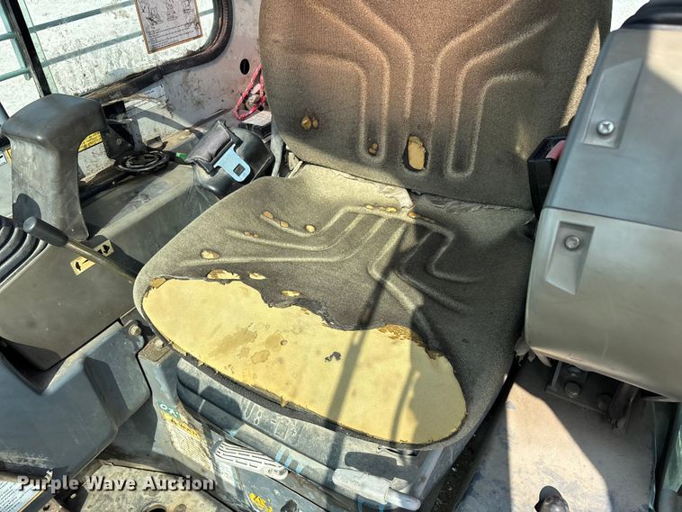 image for item FG0527 2012 Takeuchi TB138FR mini excavator