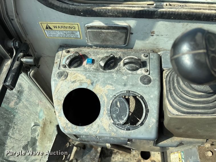 image for item FG0527 2012 Takeuchi TB138FR mini excavator