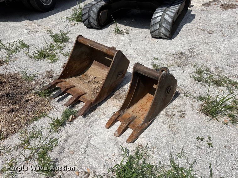 image for item FG0527 2012 Takeuchi TB138FR mini excavator
