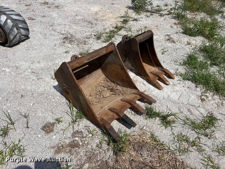 image for item FG0527 2012 Takeuchi TB138FR mini excavator