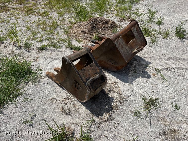 image for item FG0527 2012 Takeuchi TB138FR mini excavator