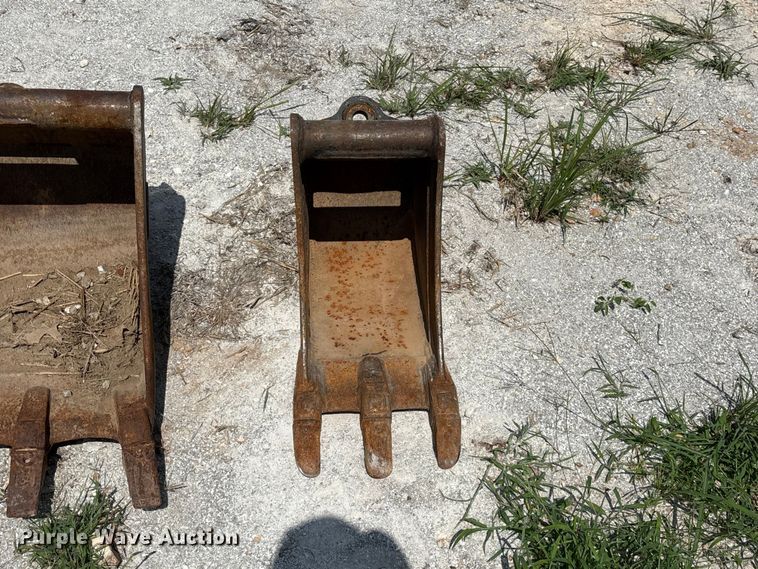 image for item FG0527 2012 Takeuchi TB138FR mini excavator