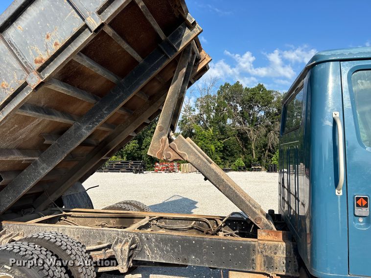 image for item FG0529 1990 International 4600 dump truck
