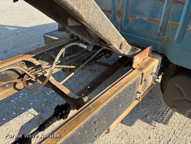image for item FG0529 1990 International 4600 dump truck
